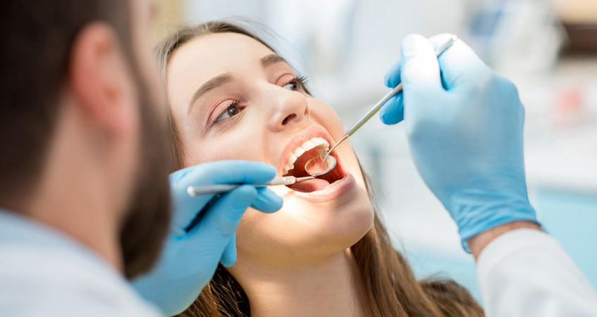 Профессиональная чистка зубов и гигиена полости рта